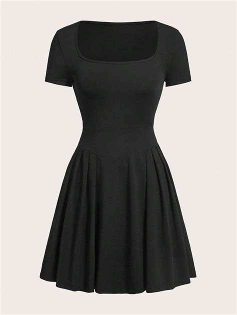 SHEIN EZwear Solid Scoop Neck Fold Pleated Detail Dress | SHEIN USA