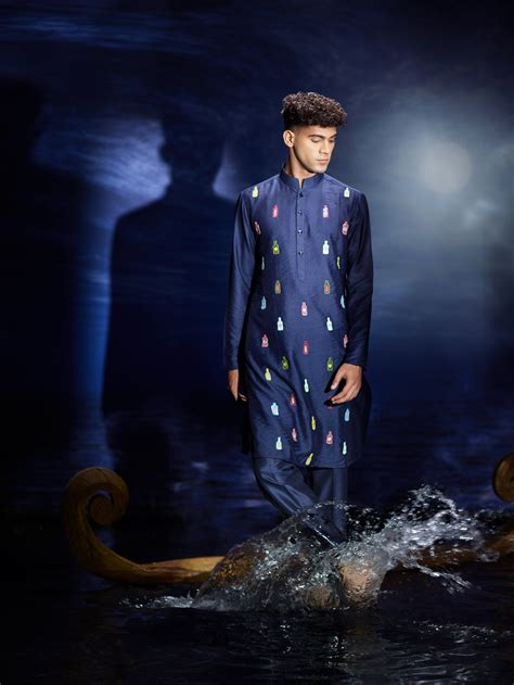 Designer Kurta, Kurta for weddings, Nice Kurta Designs, Stylish kurta ...