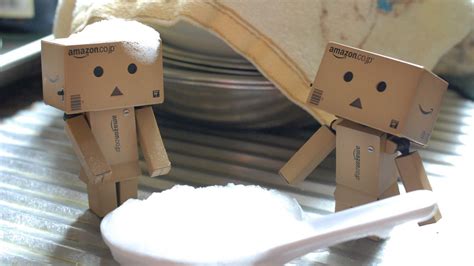Download wallpaper 1366x768 danboard, cardboard robot, spoon, cooking ...