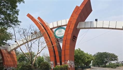 रोहतक के IMT क्षेत्र में दिखा तेंदुआ, लोगों में दहशत का माहौल - leopard ...