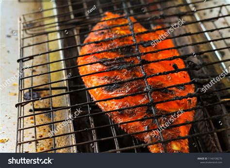 152 imágenes de African tilapia fish meal - Imágenes, fotos y vectores de stock | Shutterstock