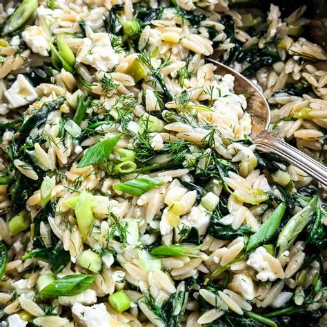 Orzo With Spinach and Feta - The Greek Foodie