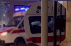 柳州120急救车被横停出口小车挡10分钟，病人经抢救无效去世？多方回应_救护车_小区_患者