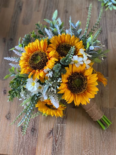 Sunflower bridesmaid bouquet – Artofit