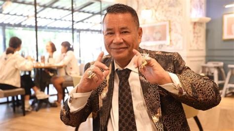 Hotman Paris Bocorkan Koleksi Cincin Berlian Miliknya, Harganya Bikin ...