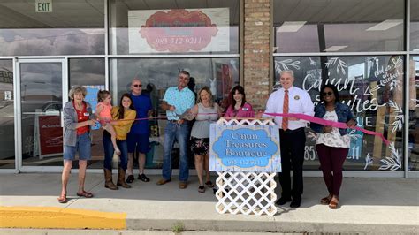 Cajun Treasures Boutique Celebrates Ribbon-Cutting - KQKI News