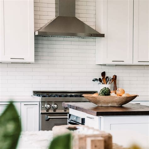 How to Choose the Right Range Hood: A Complete Guide