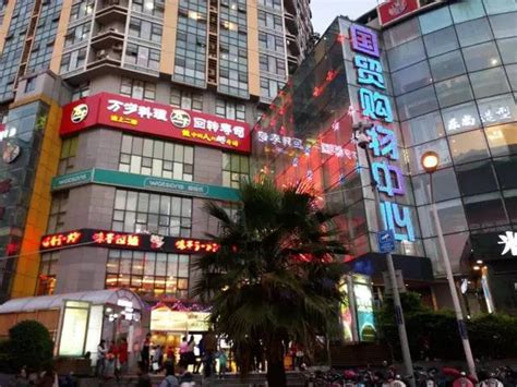 小店当自强：超市门前有人摆生鲜摊怎么办？_联商专栏