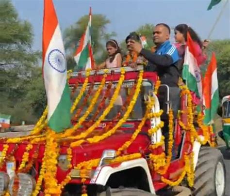 Retired Army jawans welcomed by grand rally by Zala Rajput family in ...