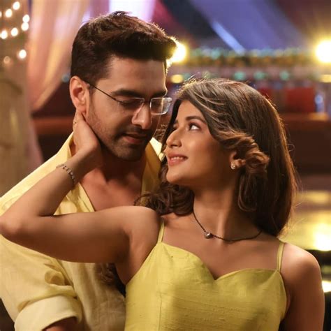 YRKKH and GHKPM Storyline Abhira Sharma aka Samridhii Shukla Reacts on ...