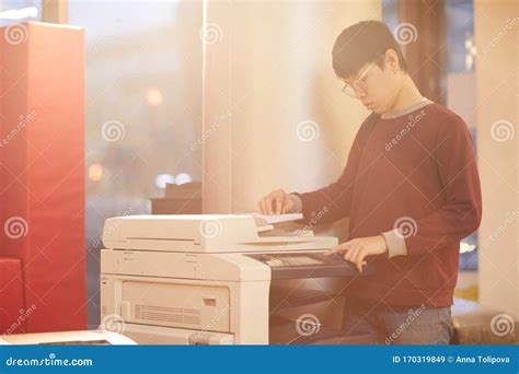 Copy Machine Sitting 的图像结果
