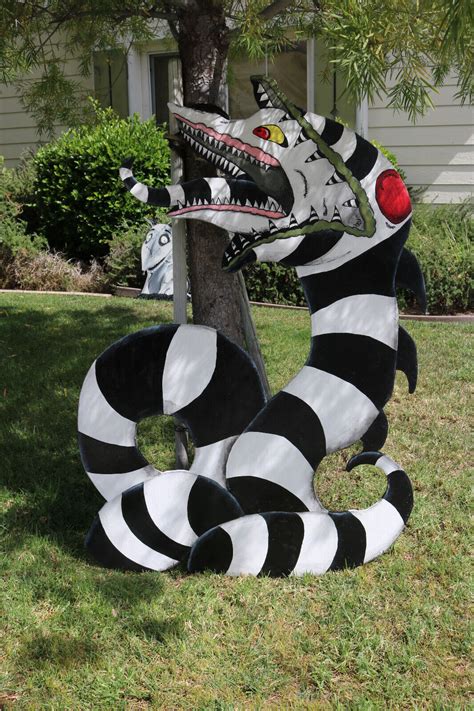 SANDWORM from BEETLEJUICE ~ HALLOWEEN LAWN ART ~ YARD DECOR | eBay