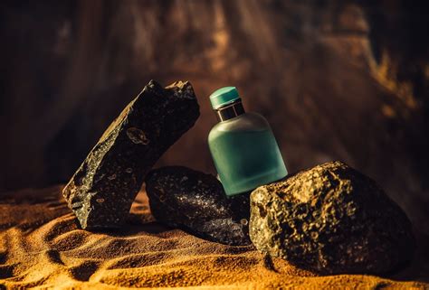 What Does Musk Smell Like? Types & Characteristics Of It ? - Desi Perfumes