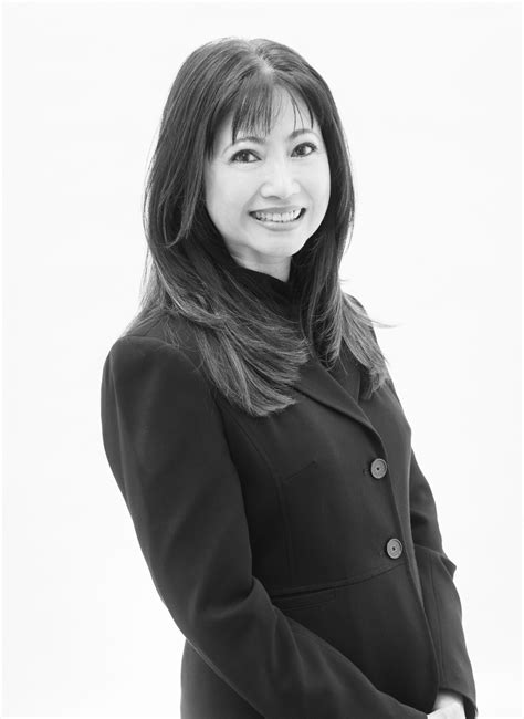 THAO DOUNG - Louis Christian Robert John Salon