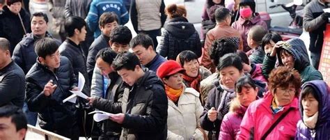 梁家屯路街道：初心家园服务中心零工市场举办首场招聘会