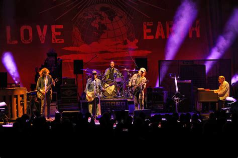 Neil Young Plays Favorites and Protest Songs at Hollywood Bowl: Review