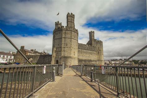 Caernarfon Castle - North Wales | Caernarfon.com