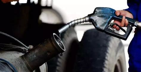 国内油价调价窗口17日开启 或创2013年来最大降幅