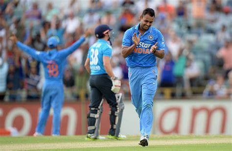 3 best bowling figures for India in ODIs
