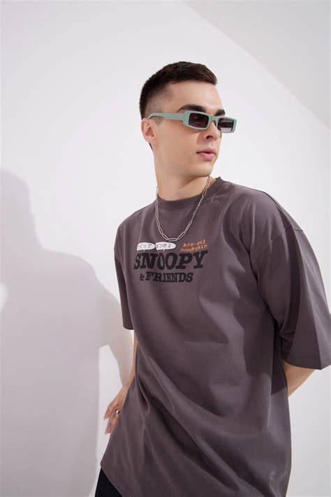 Snoopy Brown Graphic Drop Shoulder Oversized T-Shirt Men – Drip Run