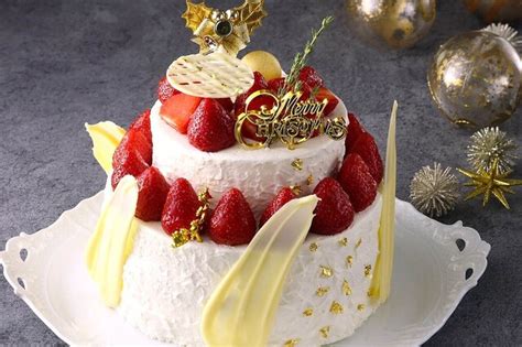 ホテル日航大阪のクリスマスケーキ2022、”金箔”を飾った苺たっぷりの2段ショートケーキ - Peachy - ライブドアニュース