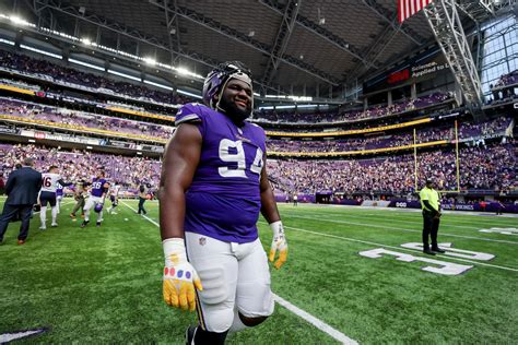 Dalvin Tomlinson: 3 things to know about the Browns’ new defensive ...