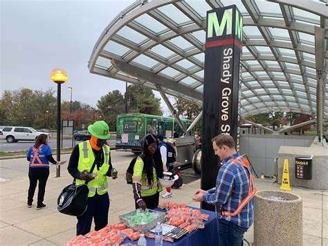 Walktober Outreach- Shady Grove Metro Station (Bay A) | Flickr