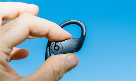 Apple's Unreleased Powerbeats 4 Shows Up On Walmart Shelf Before Launch ...