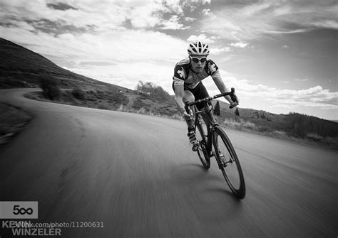 Cycling Black and White 的图像结果
