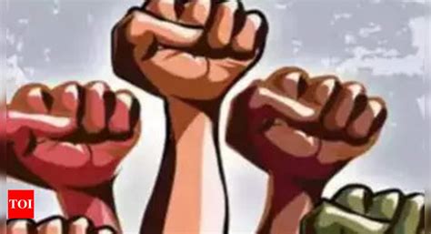 19k Samagra Shiksha workers continue stir, seek pay parity | Hyderabad ...