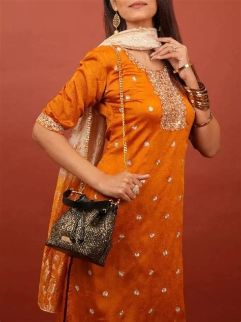 Evaara Bucket Bag - Midnight Gold - YuvaStree