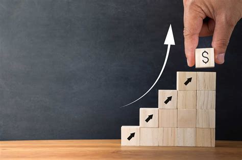 6 Financial Services Marketing Trends to Watch in 2025 | Taboola.com - EN