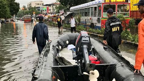 Indian Navy joins relief operations in waterlogged streets of Mumbai ...