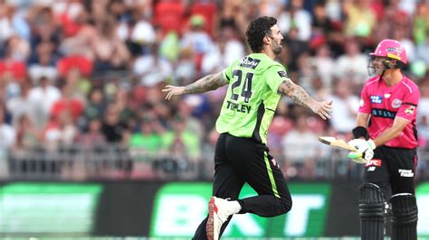 Sydney Sixers Fall of Wickets vs Sydney Thunder