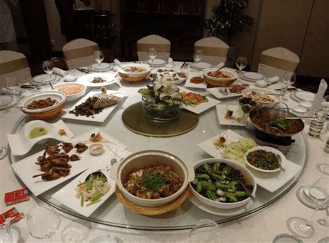 外国人评价中国街头美食：为什么好吃的东西都在中国