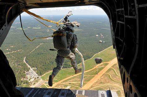 Army Airborne Jump 的图像结果