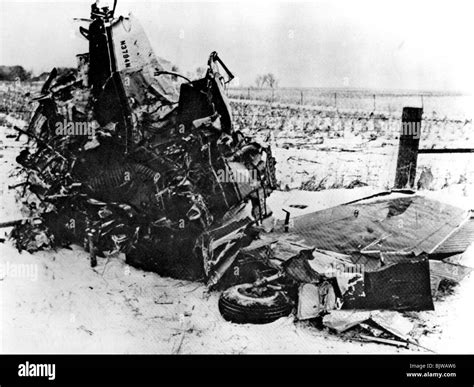 Ritchie valens plane crash Black and White Stock Photos & Images - Alamy