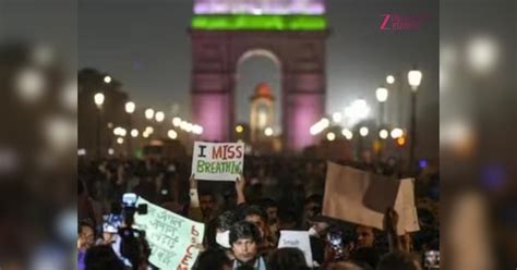 दिल्ली प्रदूषण प्रोटेस्ट बेकाबू, मिर्ची स्प्रे से 4 पुलिसकर्मी घायल, 15 ...