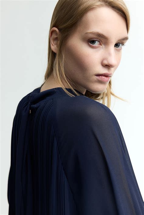 Pleated Chiffon Dress - Navy blue - Ladies | H&M AU