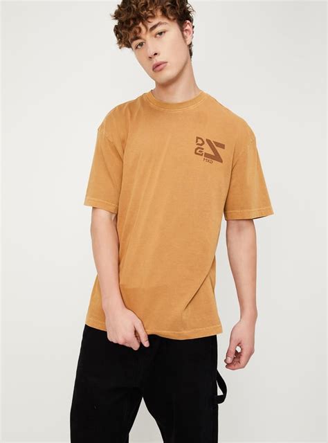 Buy Men Relaxed Fit Back Print T-shirt Online at just Rs. 699.0 ...