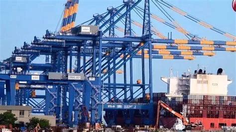 Central govt mulls lifting tight regulations; Port cargo movement will ...
