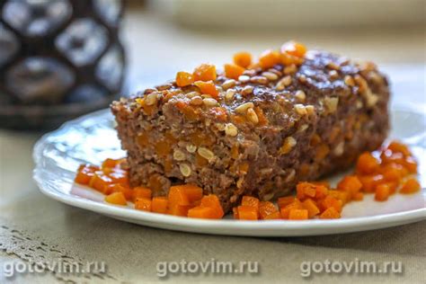 Мясной рулет с тыквой и кедровыми орешками. Рецепт с фото