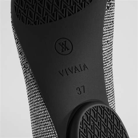 Tamia Comfortable Bella Round-toe Flats in Rich Grey | VIVAIA