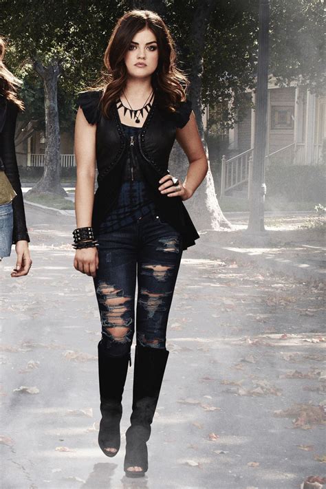 The 15 best aria montgomery outfits from pretty little liars season 1 ...