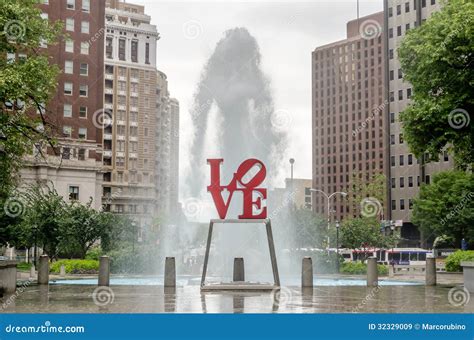 Love Statue in Philadelphia Editorial Stock Image - Image of english ...