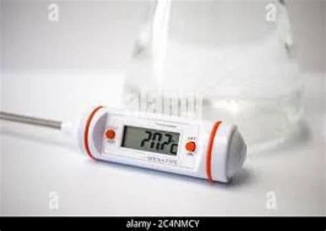 Laboratory Equipments - Glass Measuring Cylinders Trader - Wholesaler ...