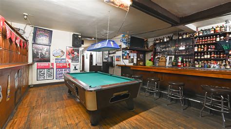 Wicker Park's Iconic Slashie Bar, Rite Liquors, Asks $3.5 Mil • Chicago ...