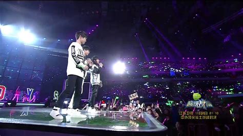 【爱你有我】2015江苏卫视新年演唱会——TFboys——《快乐环岛》 HD - YouTube