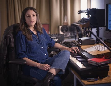 Watch Emilie Exclusive Videos