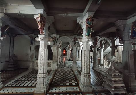 Shri Adeshwar Ji Jain Mandir, Vijay Vallabh Chowk, Pydhonie, Bhuleshwar ...